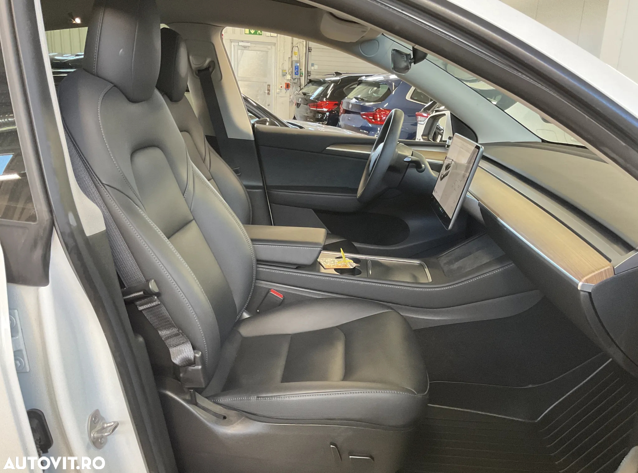 Tesla Model Y Long Range Dual Motor AWD - 7