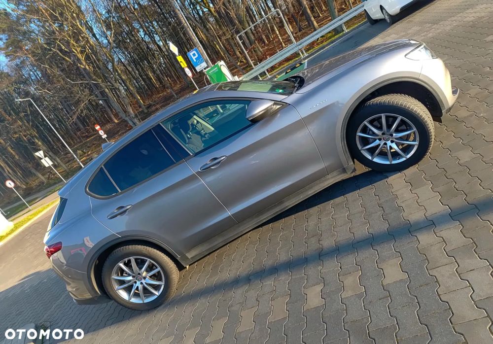 Alfa Romeo Stelvio - 6