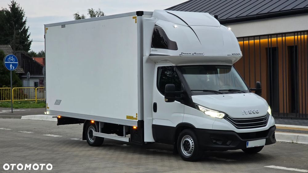 Iveco ❗️❗️DAILY 3.0 180KM 35S18 ❗️❗️ZABUDOWA JEGGER 10 PALET / KONTENER 5M / PODUSZKI PNEUMATYCZNE / SKRZYNIA MANUALNA / NAWIGACJA / TEMPOMAT ADAPTACYJNY / KABINA SYPIALNIANA / LEKKI KONTENER / WERSJA WZMOCNIONA / SALON POLSKA / FULL LED / RAMA / MAKSYMALNA OPCJA WYPOSAŻENIA❗❗ STAN - JAK NOWY ❗️ - 9
