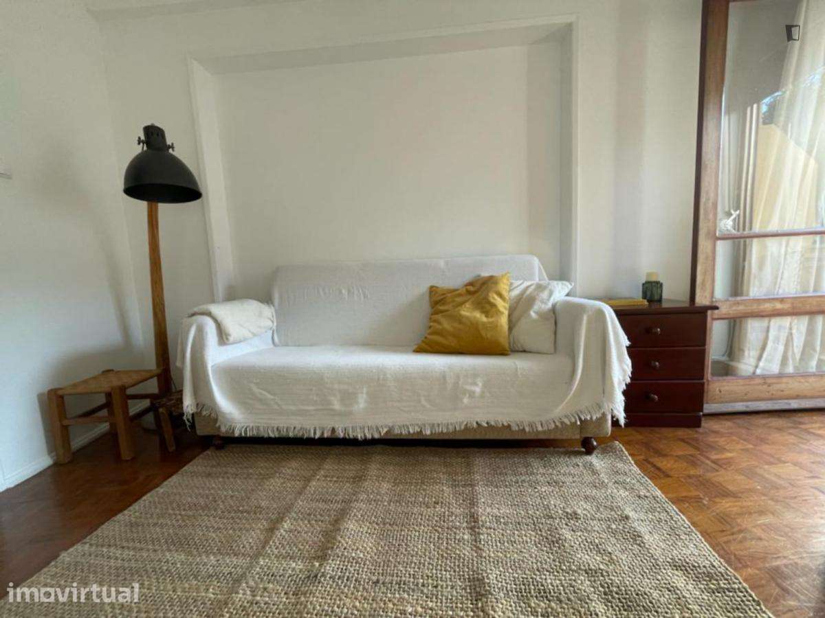 Quarto - localizado em Linda-a-Velha Lisbon - Grande imagem: 4/16
