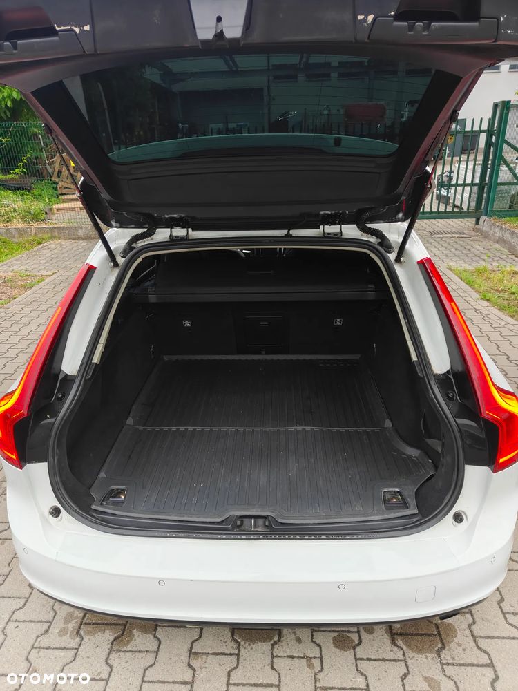 Volvo V90 D3 Momentum - 21