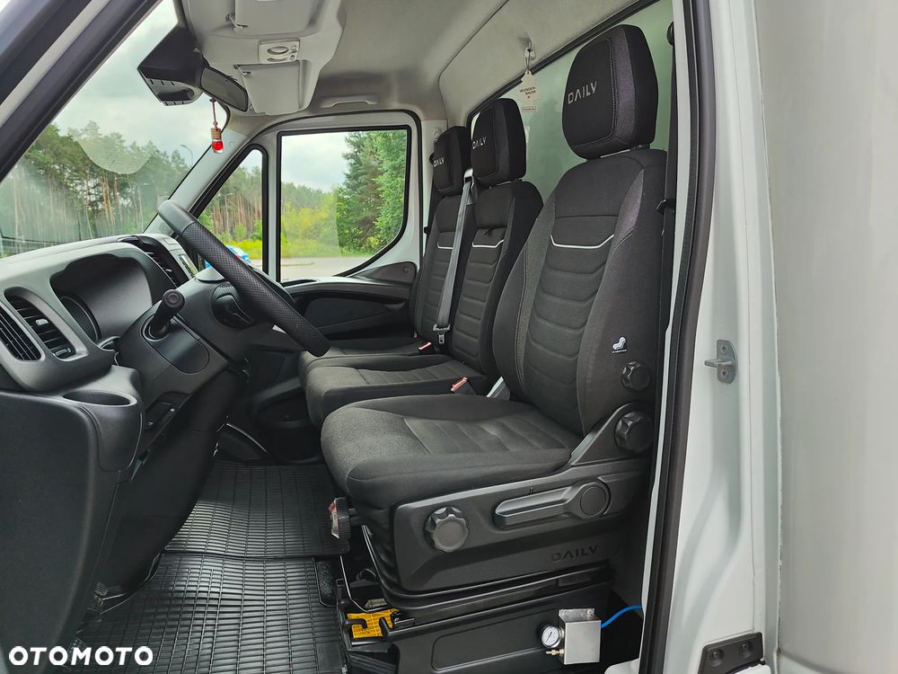 Iveco DAILY 50c18 3.0d 180KM** WINDA DHOLLANDIA 1000kg+UDT do 06.29r** Kontener 10-EuroPalet dł 515cm + rozstaw osi 4350cm** POLSKI SALON** DMC do 3.5T kat.B** - 23