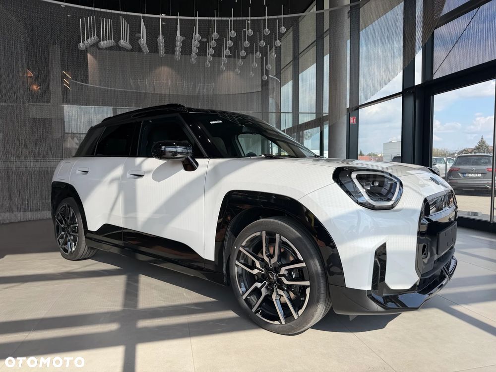 MINI Aceman SE John Cooper Works Trim - 4