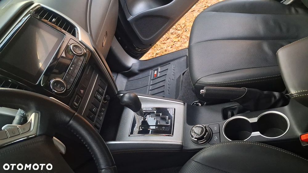 Mitsubishi L200 2.2 d DC Instyle Plus - 9