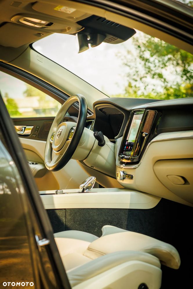 Volvo XC 60 B5 B AWD Inscription - 17