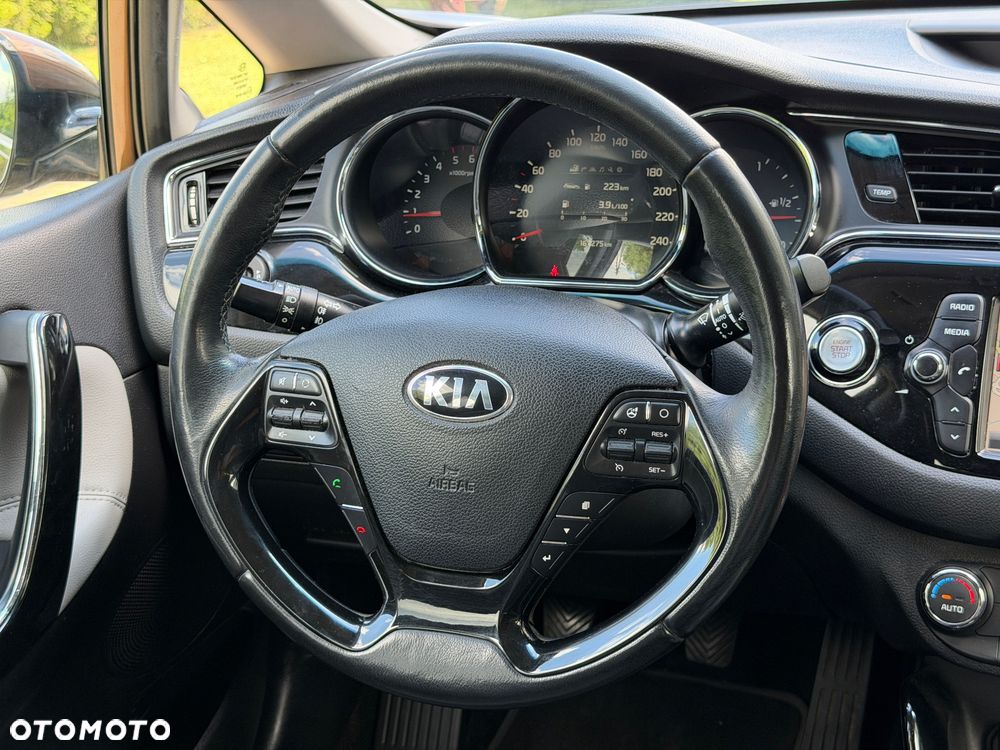 Kia Ceed 1.6 CRDi 136 ISG Platinum Edition - 22