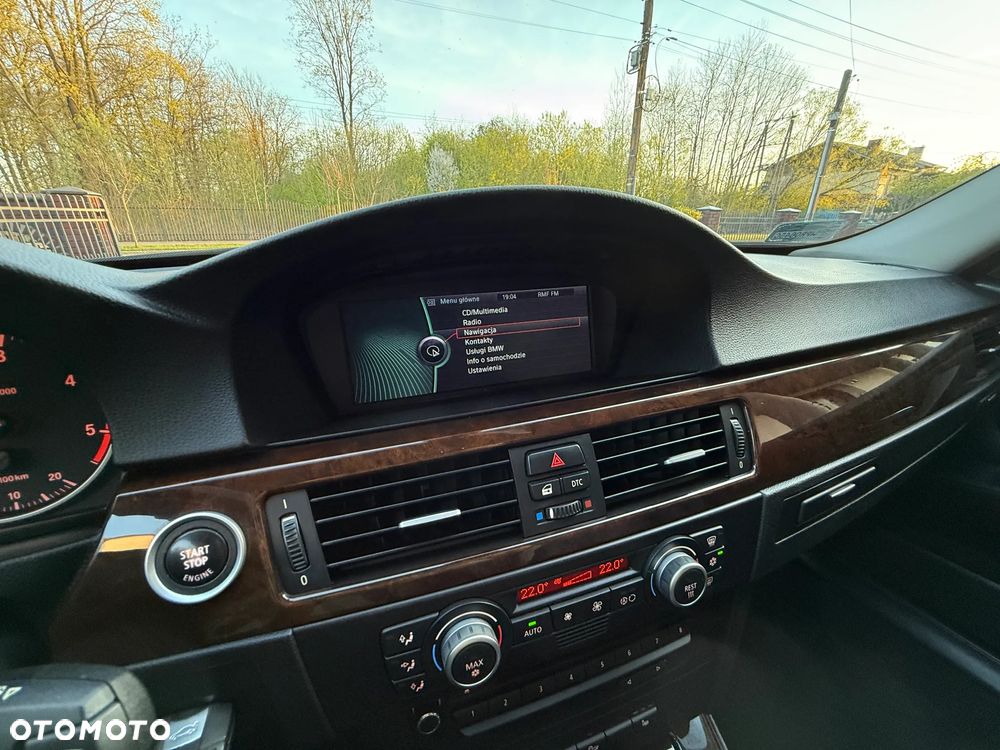 BMW Seria 3 320d xDrive DPF - 31