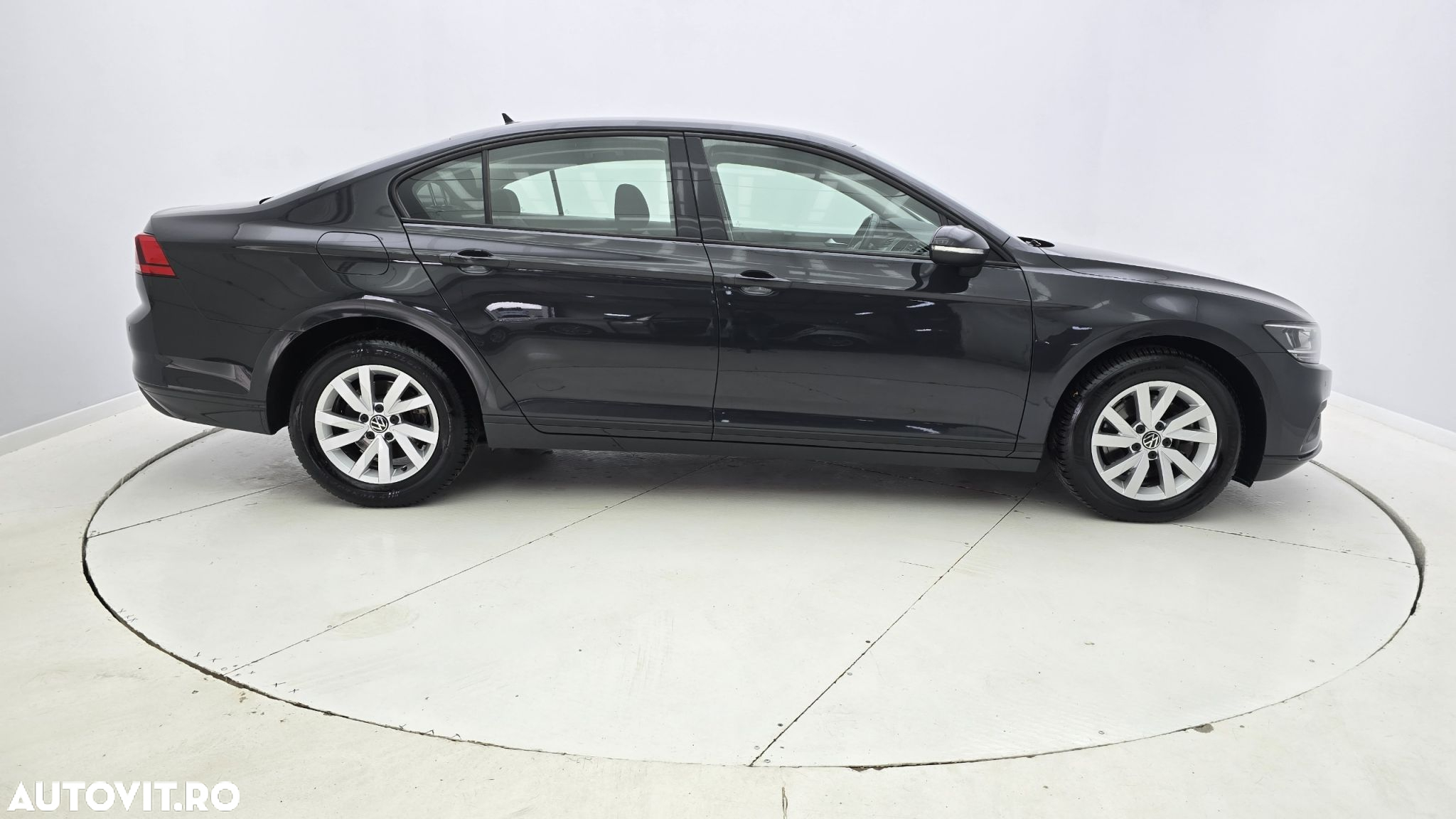 Volkswagen Passat 2.0 TDI DSG Advance - 5