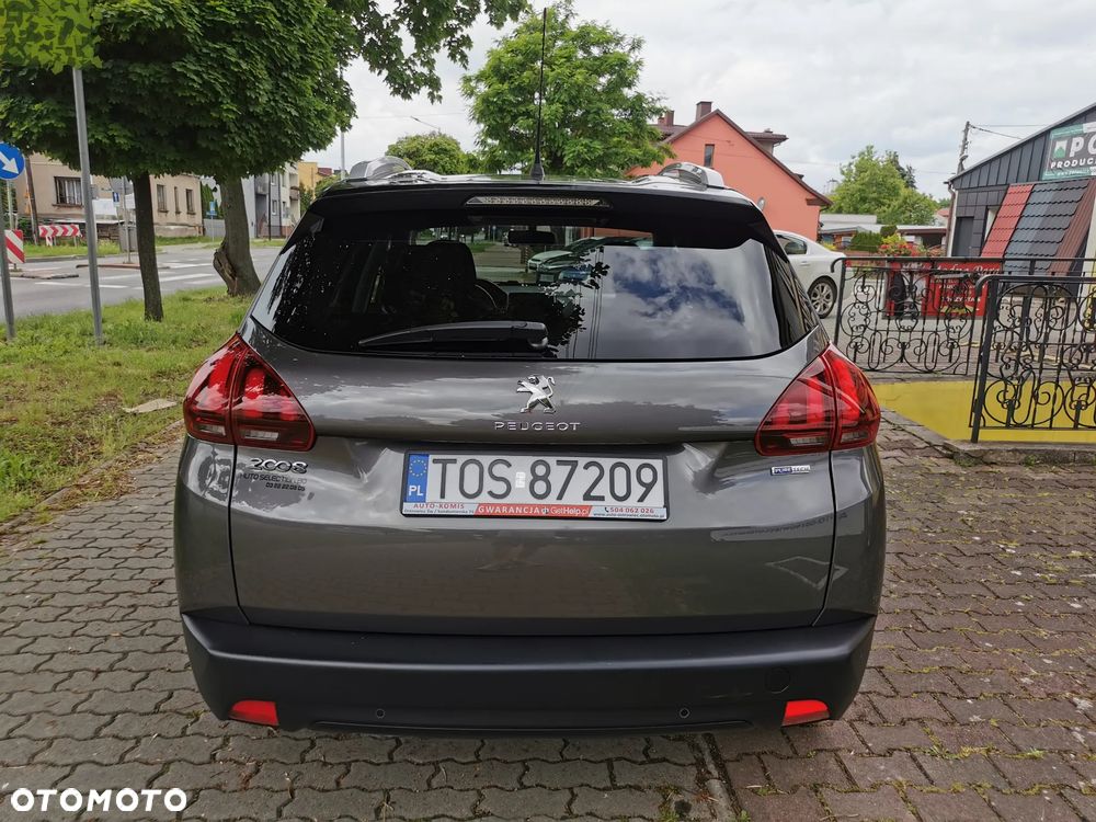 Peugeot 2008 1.2 Pure Tech Style EU6 - 23