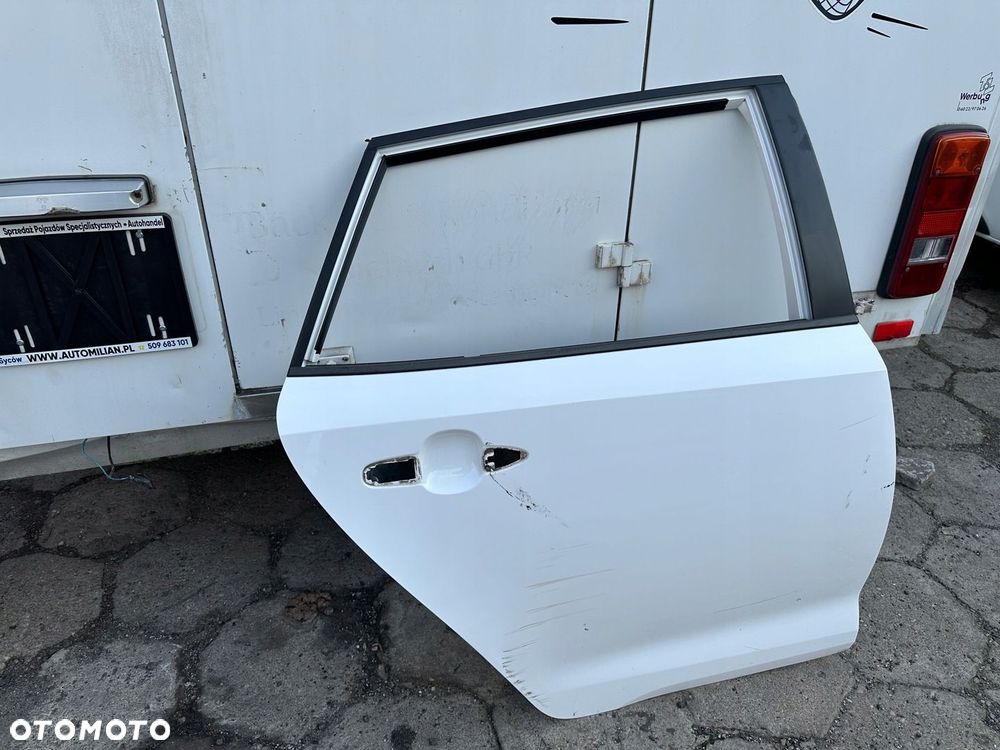 DRZWI PRAWE TYLNE PRAWY TYŁ TOYOTA COROLLA E21 KOMBI 19- - 3