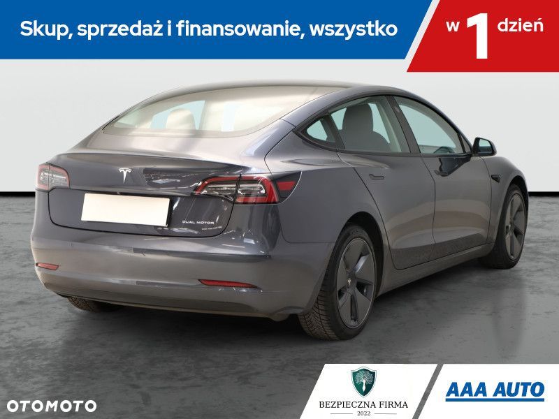 Tesla Model 3 - 7