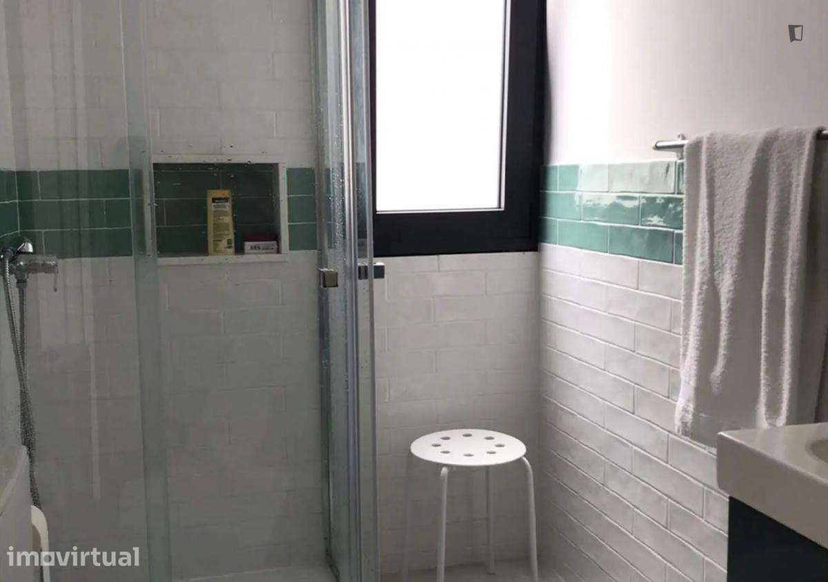 Quarto - localizado em Aveiro - Grande imagem: 3/21
