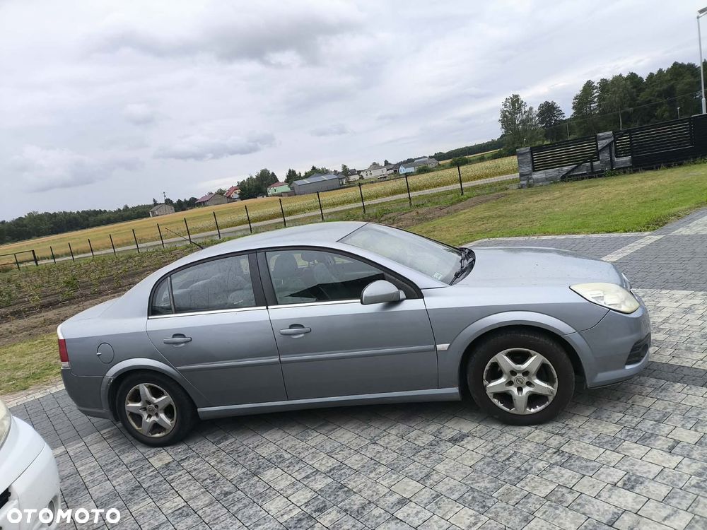 Opel Vectra 1.9 CDTI Essentia - 1