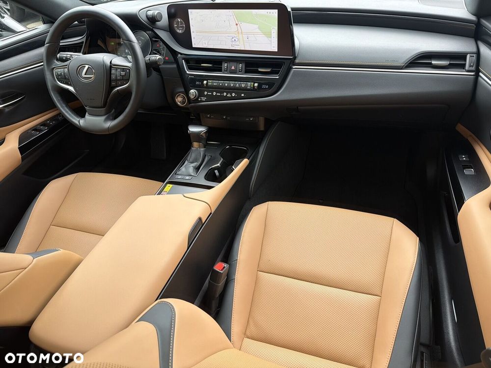 Lexus ES 300h Business Edition - 16