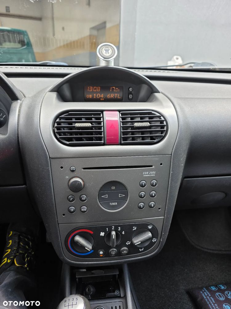 Opel Corsa 1.8 16V Sport - 9