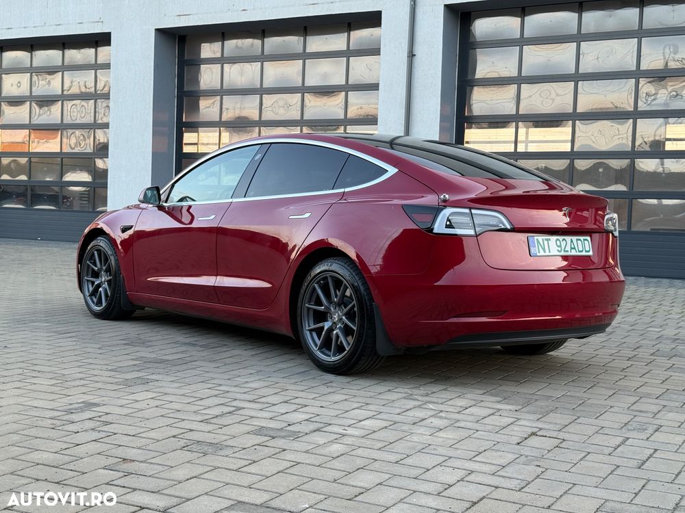 Tesla Model 3 - 12