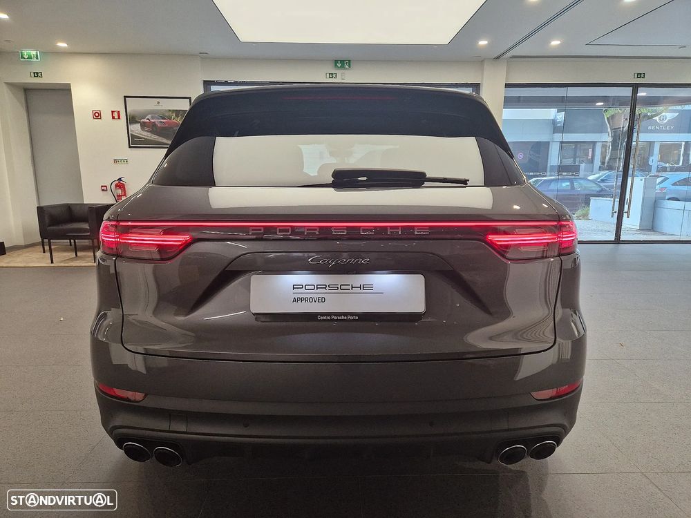 Porsche Cayenne E-Hybrid - 6