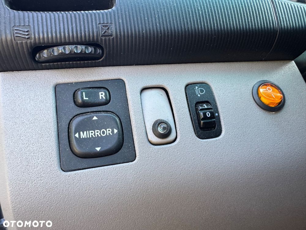 Mitsubishi L200 2.5 DID Intense + - 26