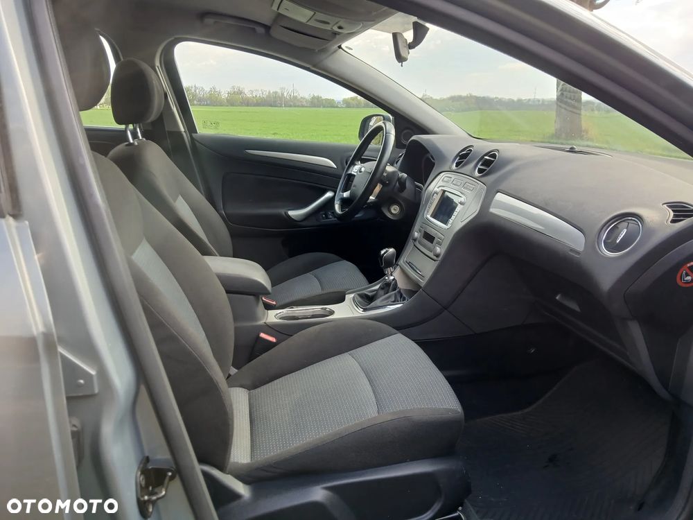 Ford Mondeo 2.5 Titanium - 20