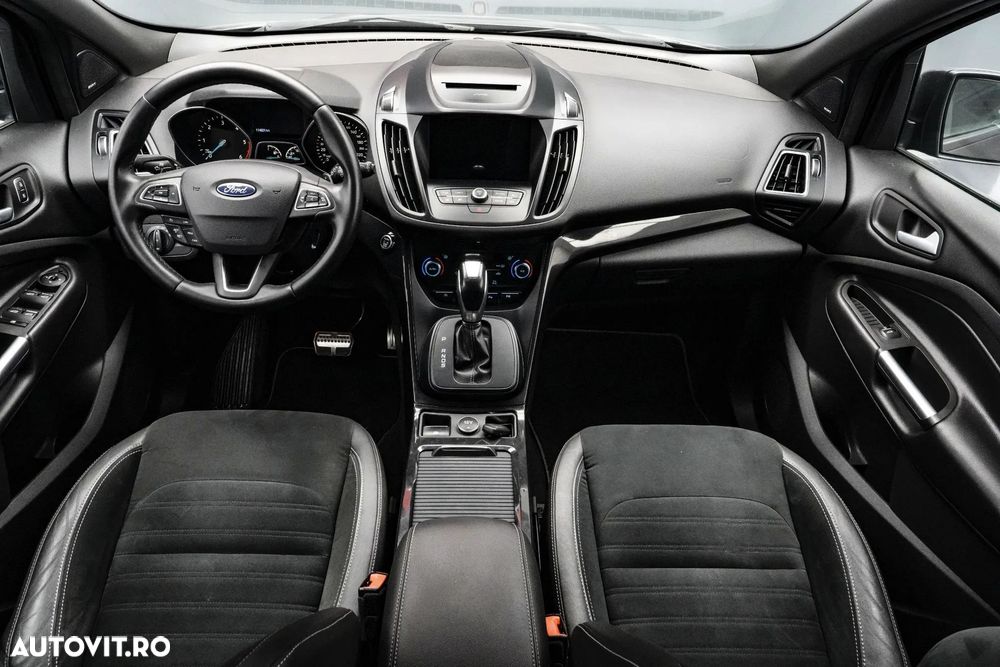 Ford Kuga 2.0 TDCi 4WD Powershift ST-Line - 8