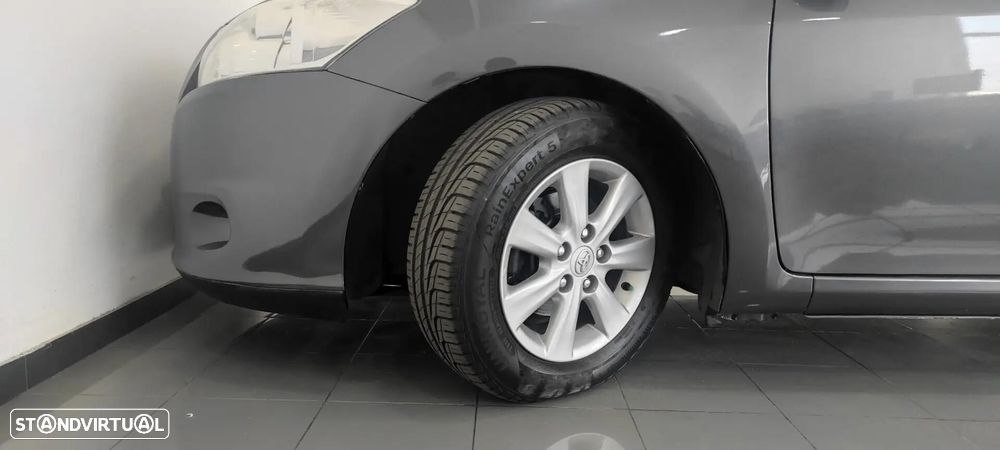 Toyota Auris 1.4 D-4D Sol - 11