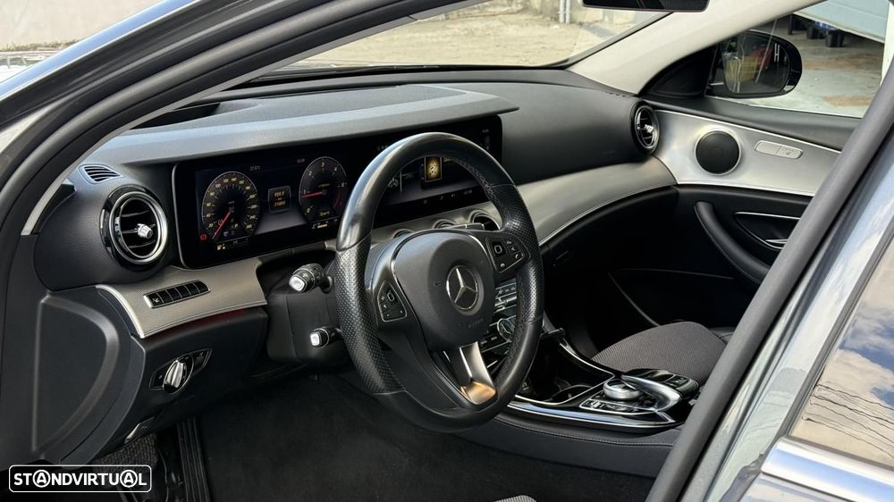 Mercedes-Benz E 220 d Exclusive Line - 3