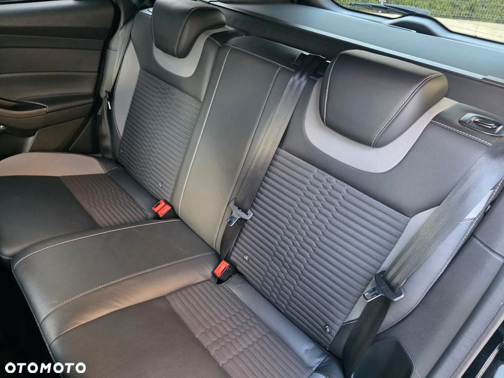 Ford Focus 2.0 EcoBoost ST-2 - 14