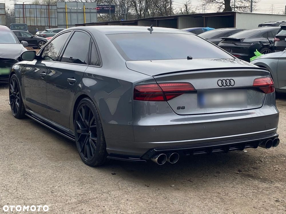 Audi S8 Plus - 11