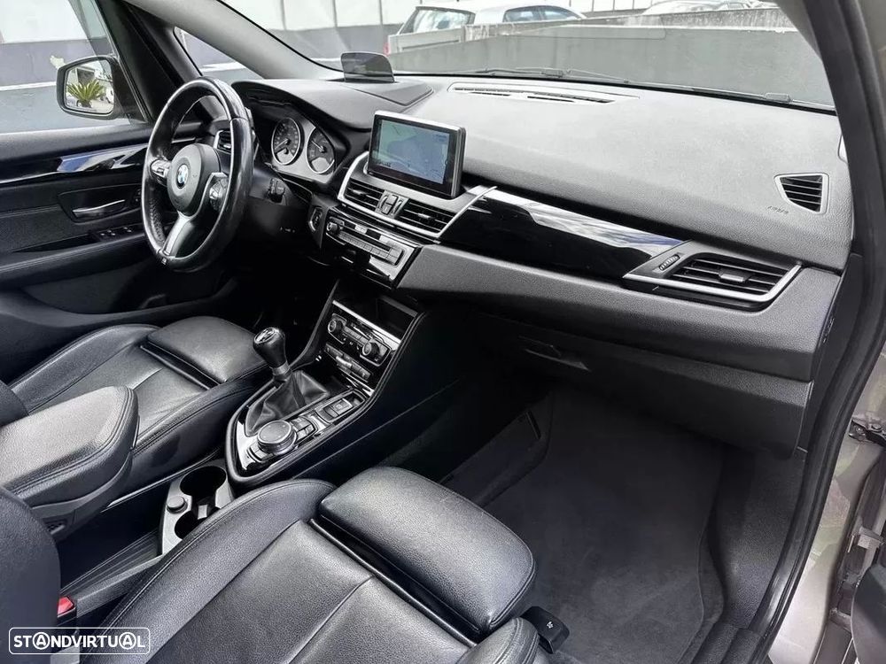 BMW 218 Active Tourer d Line Sport - 59