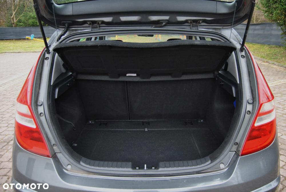 Hyundai i30 1.4 Blue Comfort - 12