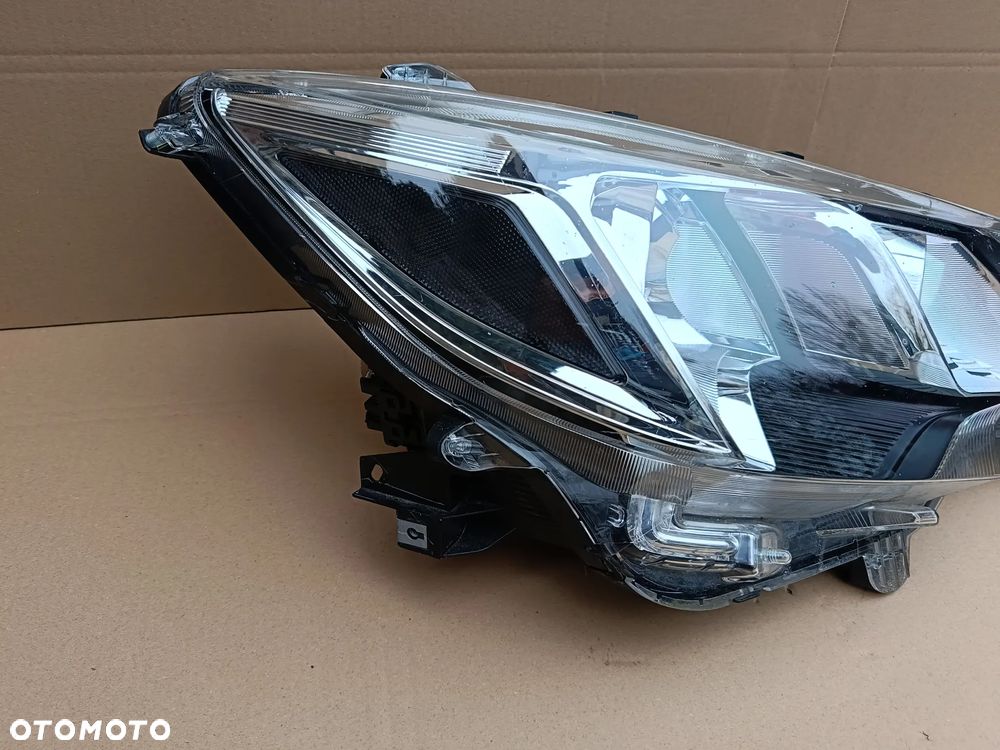 Lampa przednia prawa Mitsubishi Space Star reflektor - 5