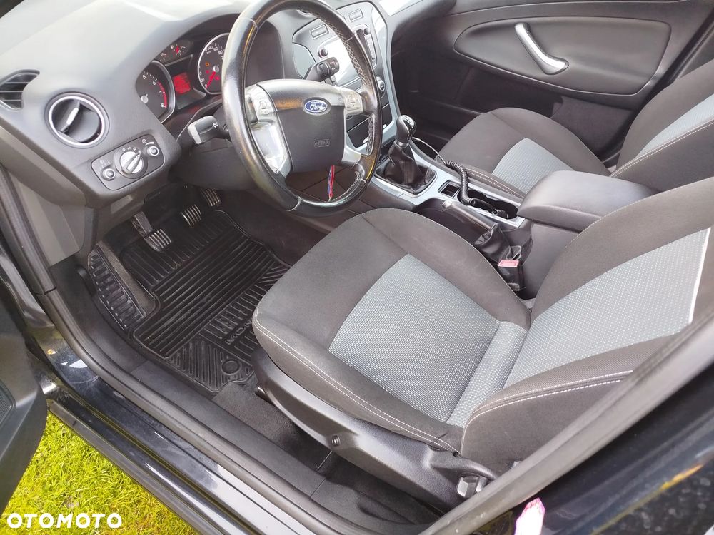 Ford Mondeo - 28
