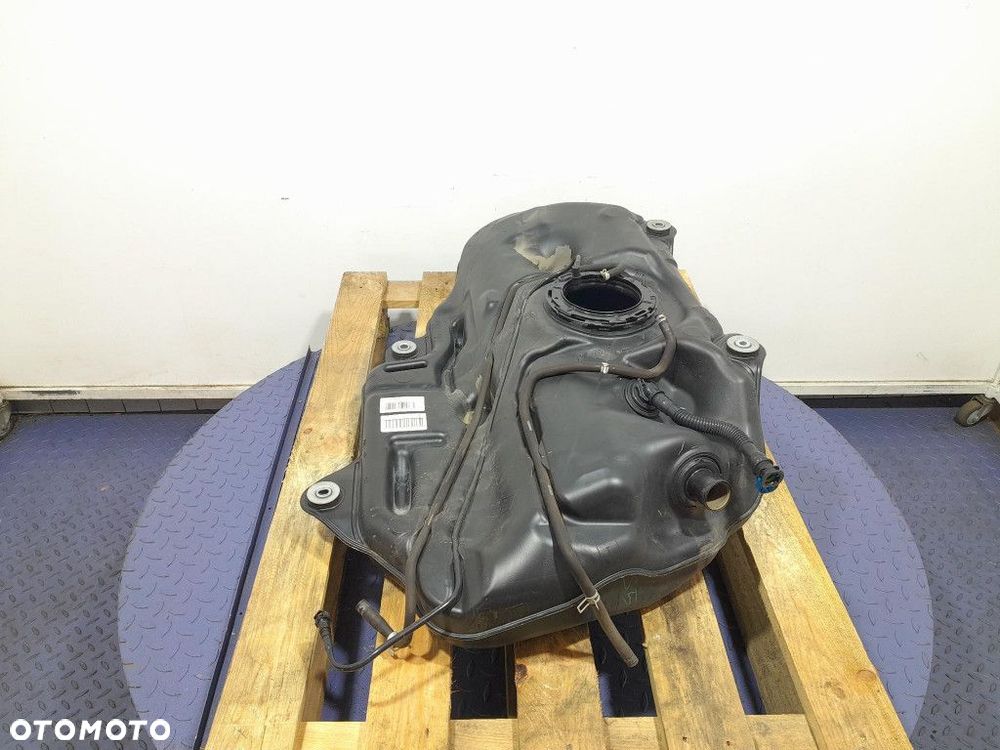 TOYOTA COROLLA XII E21 LIFT 22- 1.8 HYBRID ZBIORNIK PALIWA 77100-F4101 - 4