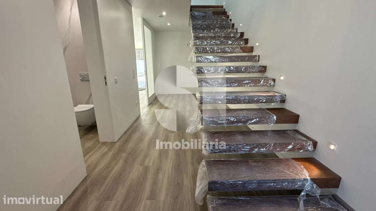 Moradia T4 Nova com Piscina no Castêlo da Maia - Grande imagem: 3/42