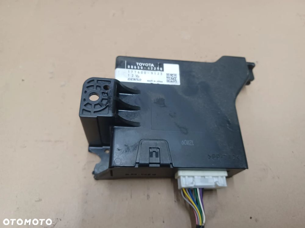STEROWNIK UKLADU CHLODZENIA RAV4 III 8865042290 - 1