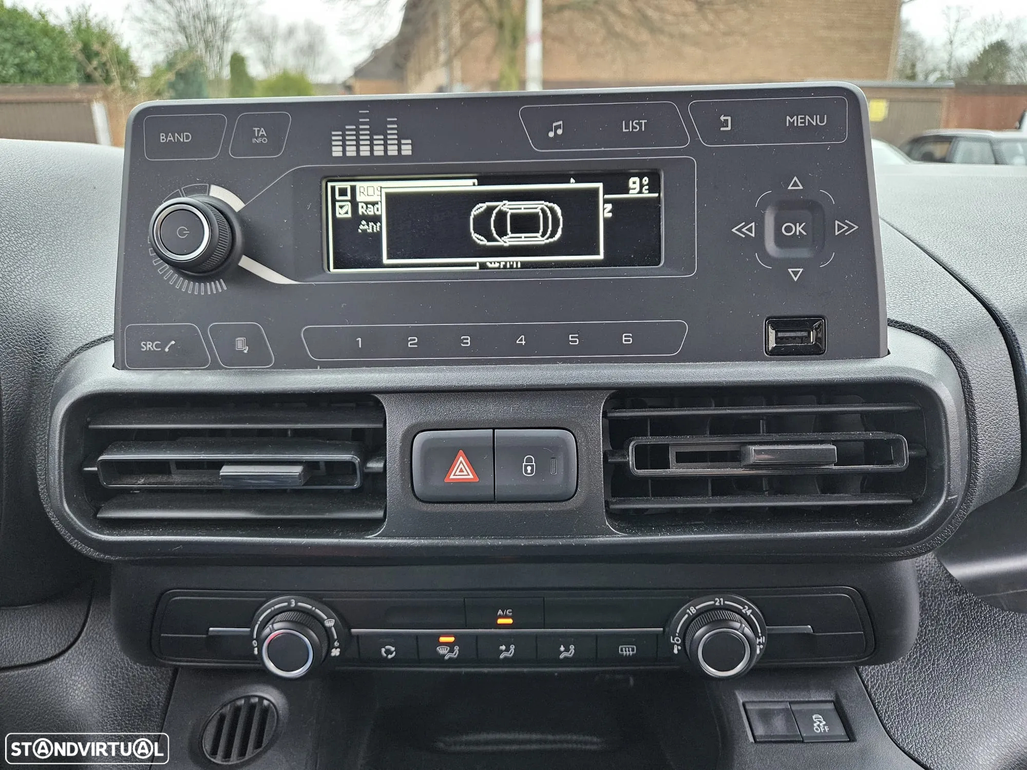 Citroën Berlingo  1.5Hdi  Standart Pro 3Lug  AC TEL CC - 3