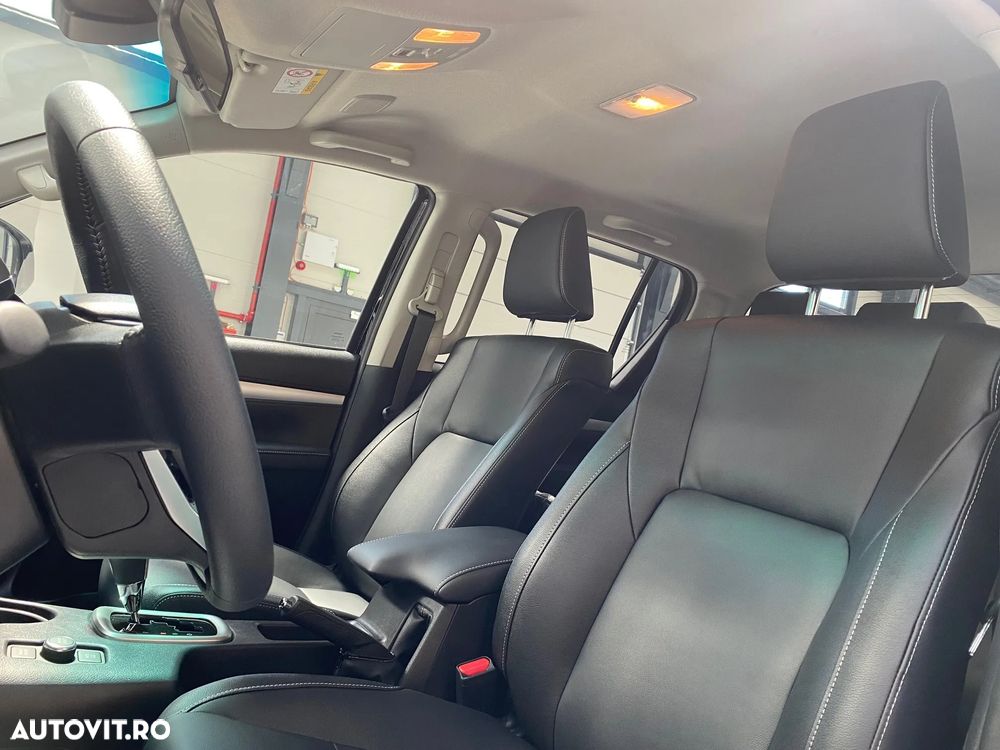 Toyota Hilux 2.8D 204CP 4x4 Double Cab AT MHEV Invincible - 12
