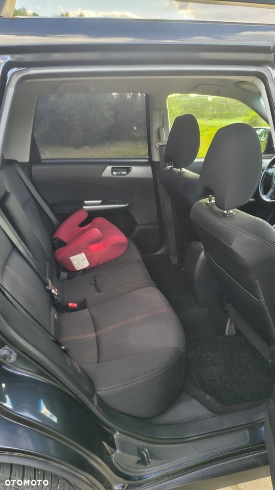 Subaru Forester 2.0D XA 000 Euro5 - 14
