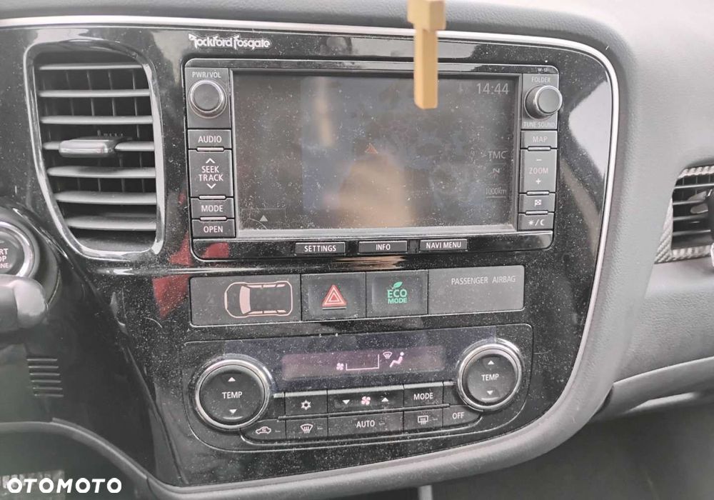 Mitsubishi Outlander - 16