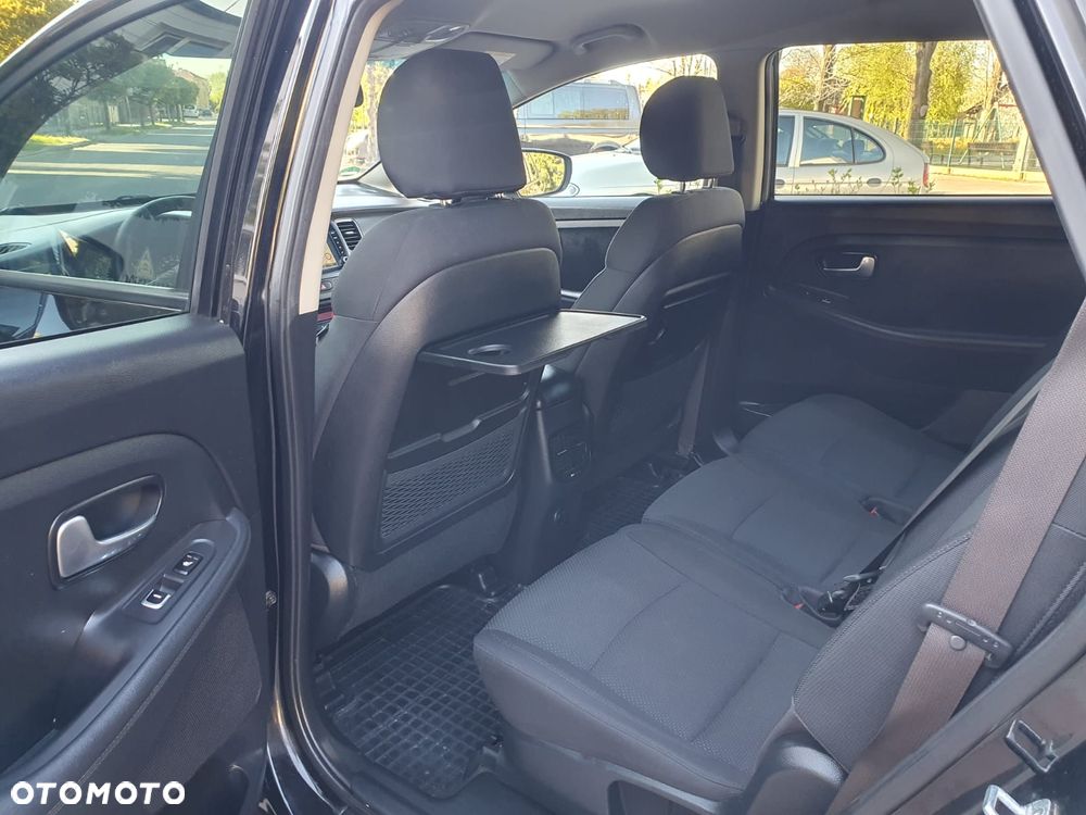 Kia Carens 1.6 GDI Attract - 20