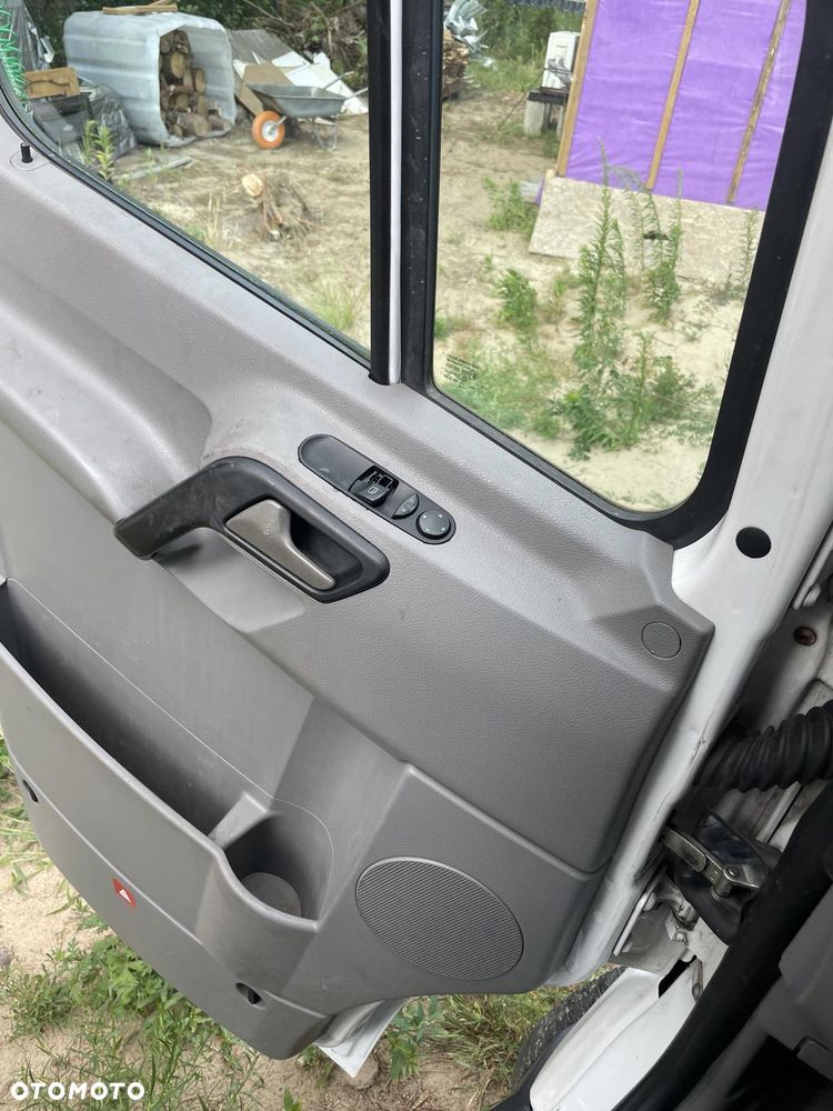 Mercedes-Benz Sprinter 906.211 - 6