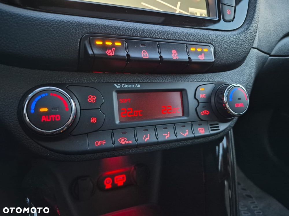 Kia Ceed 1.6 CRDi 136 ISG Platinum Edition - 19