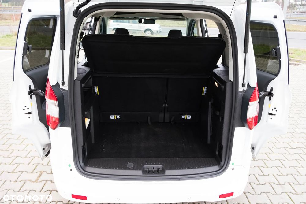 Ford Tourneo Courier 1.5 TDCi S&S Titanium - 33