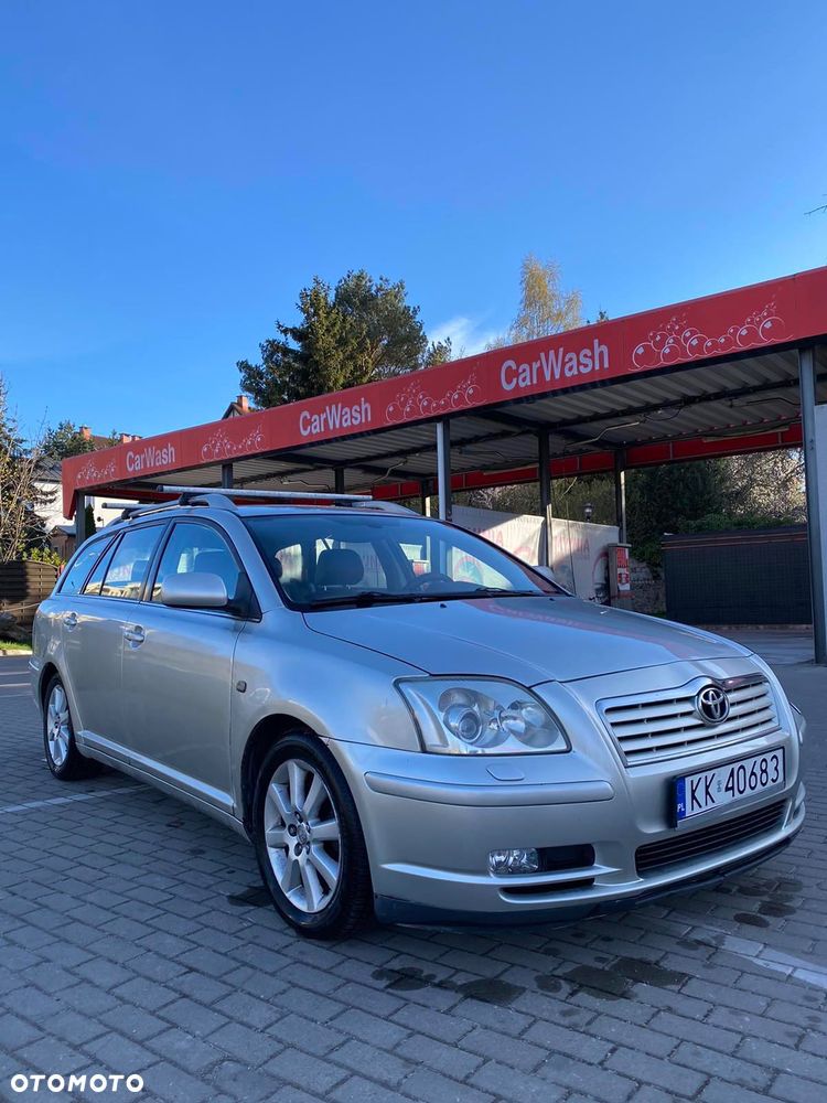 Toyota Avensis - 1