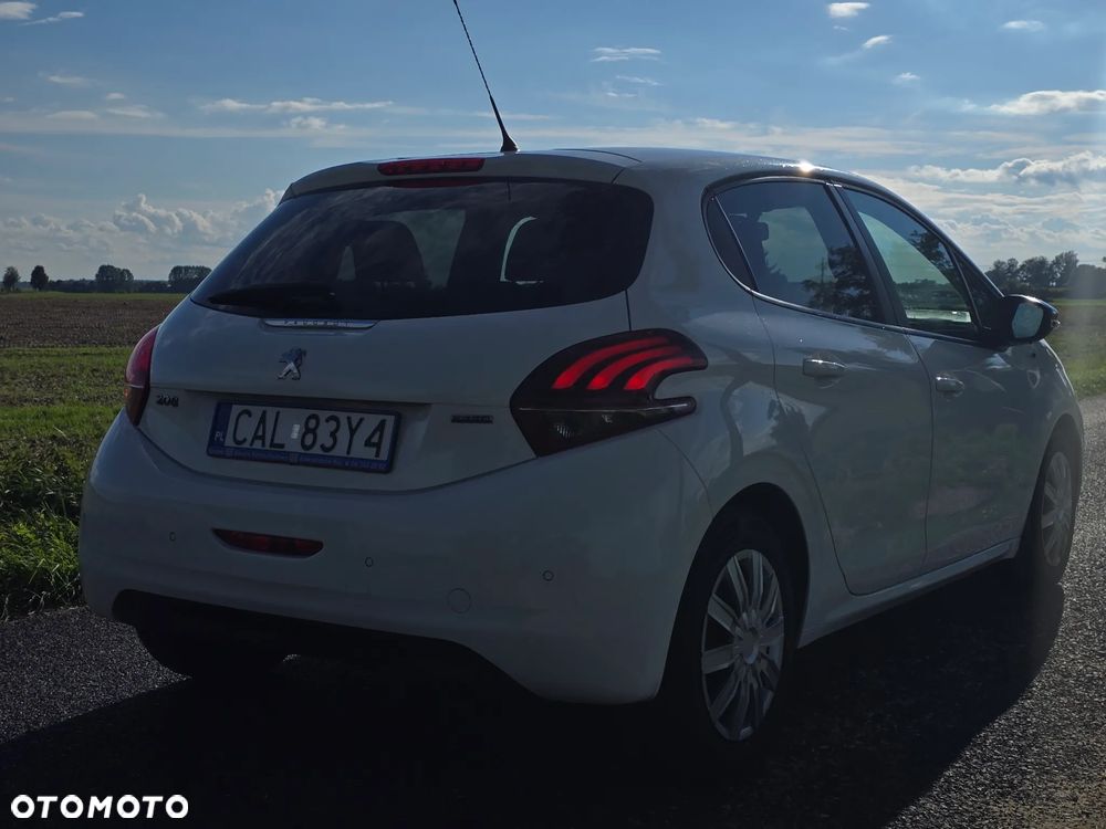 Peugeot 208 - 5