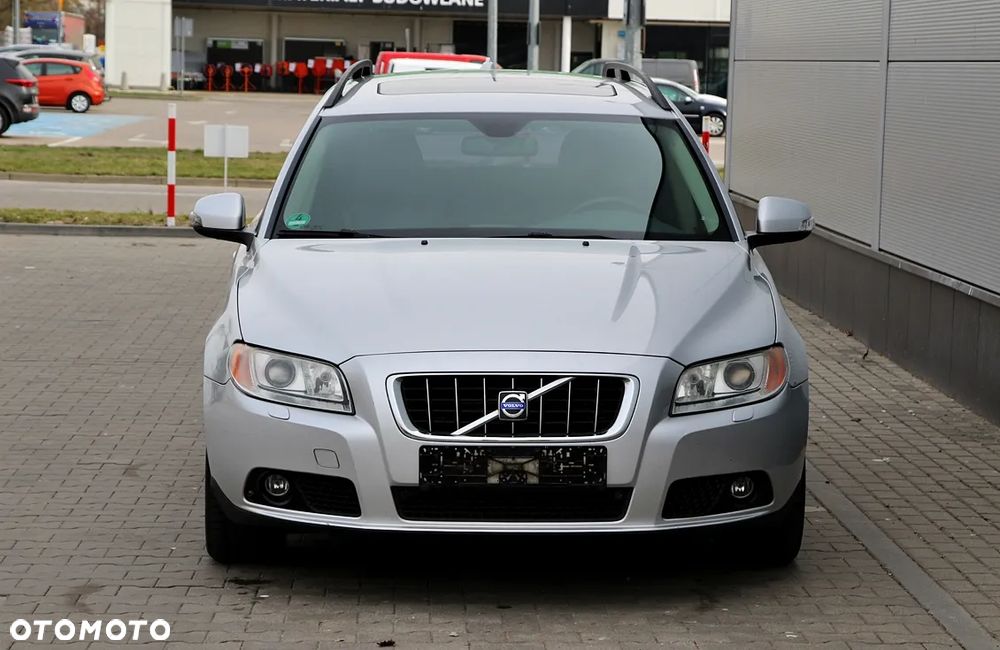 Volvo V70 2.4D Momentum - 10
