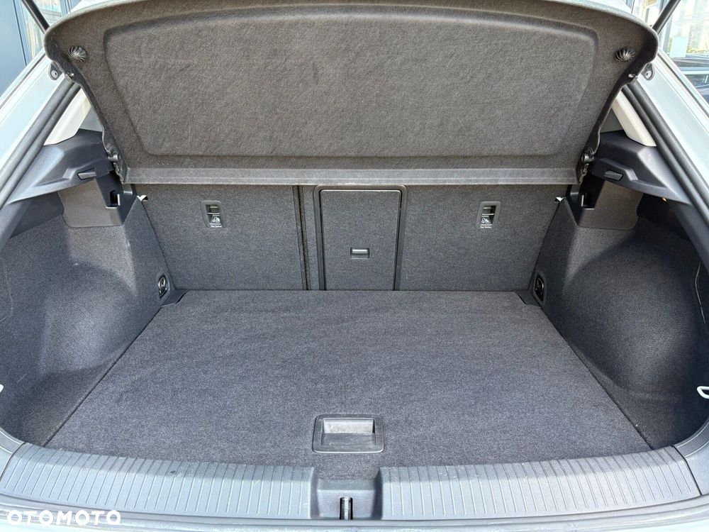 Volkswagen T-Roc - 18