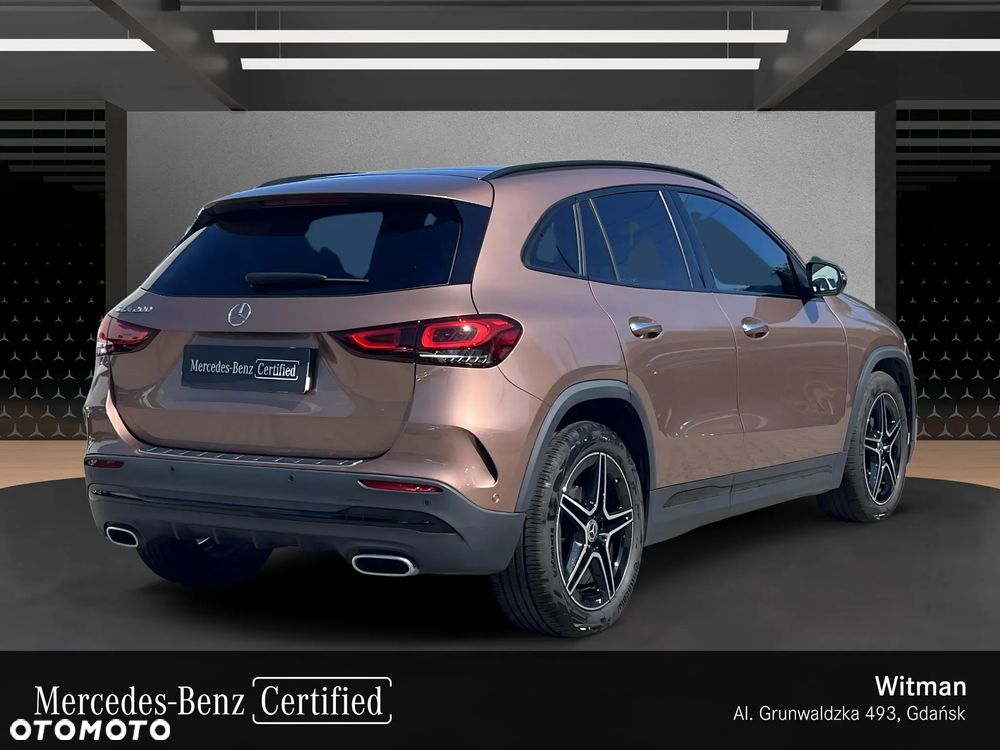 Mercedes-Benz GLA - 2