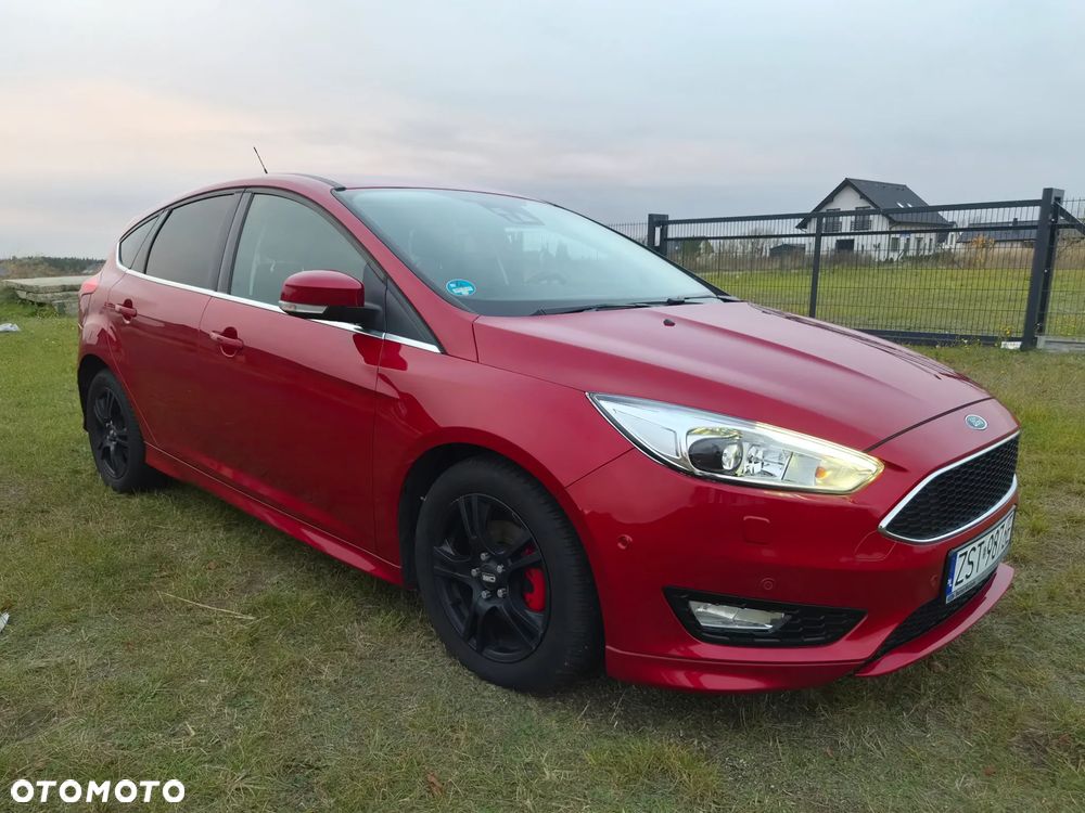 Ford Focus 1.5 TDCi ST-Line Red - 3