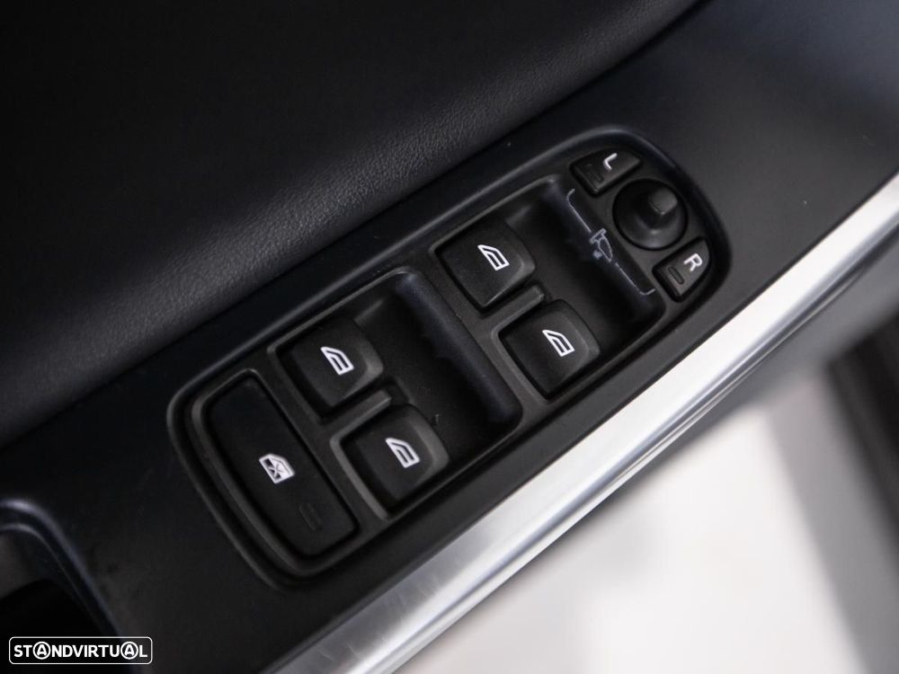 Volvo V60 D6 Twin Engine Geartronic RDesign - 13